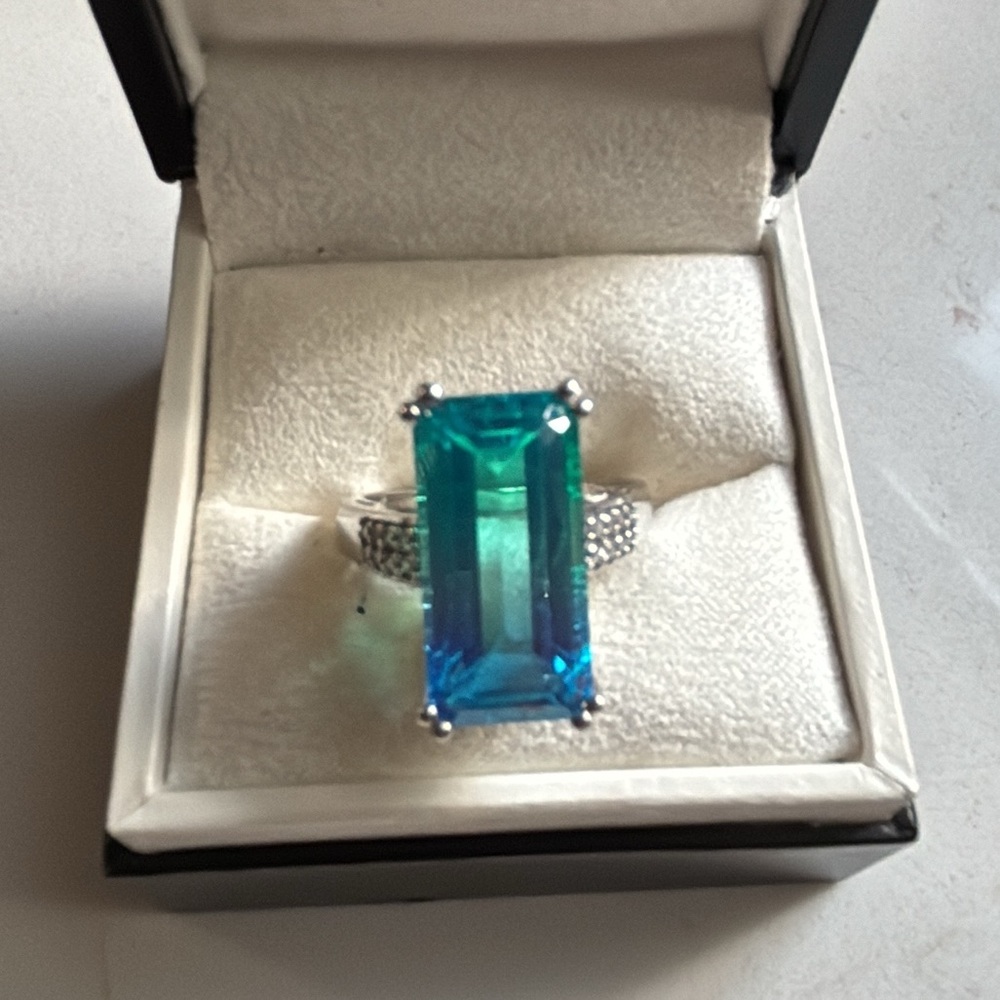 Peacock Quartz Sterling Silver Ring (Triplet)
✨FIRM✨